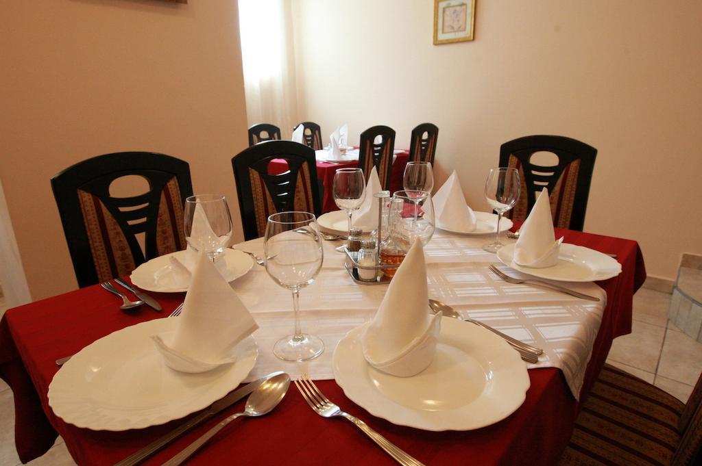 Hotel Vila Prestige Budva Bagian luar foto
